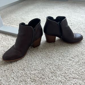 heeled booties